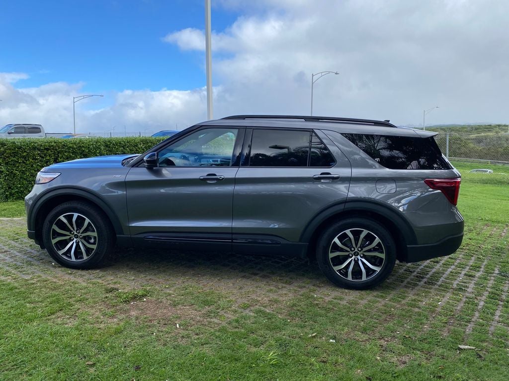 2024 Ford Explorer ST-Line