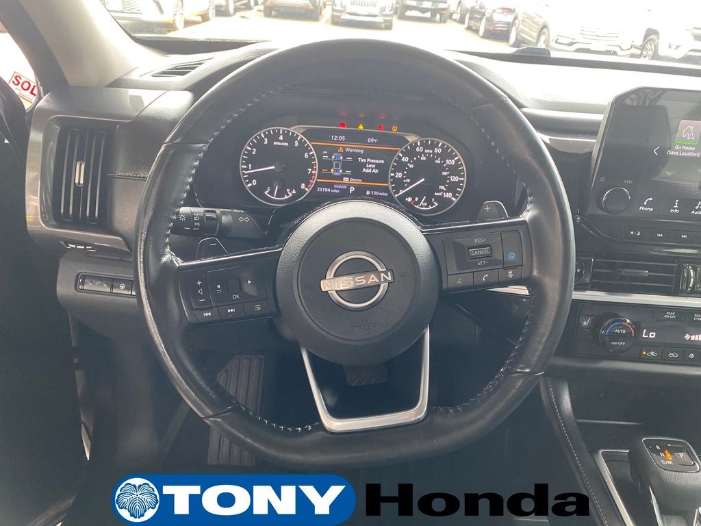 2023 Nissan Pathfinder SL