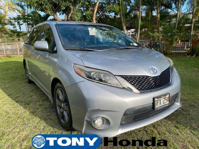 2017 Toyota Sienna SE 8 Passenger