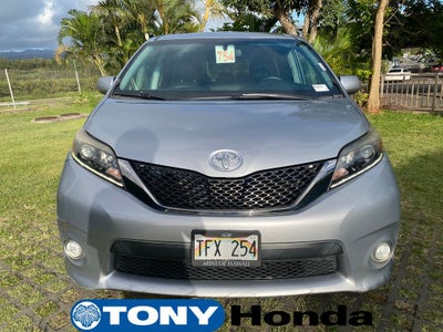 2017 Toyota Sienna SE 8 Passenger