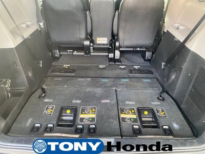 2017 Toyota Sienna SE 8 Passenger