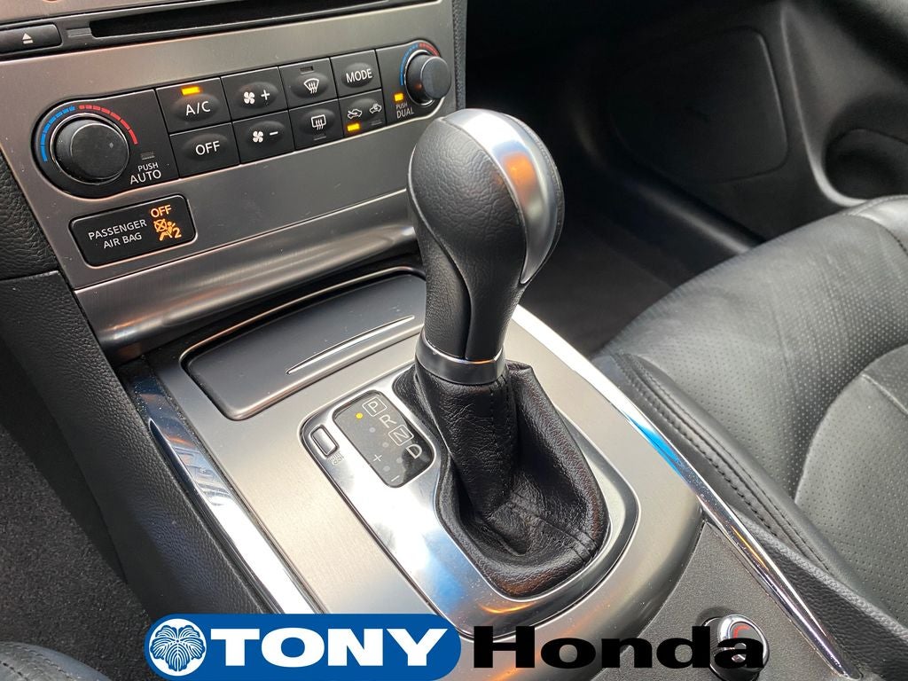 2015 INFINITI Q40 Base