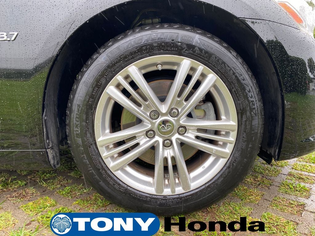 2015 INFINITI Q40 Base