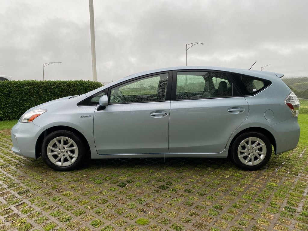 2014 Toyota Prius v Two