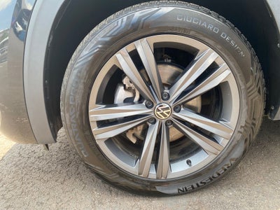 2021 Volkswagen Atlas Cross Sport 3.6L V6 SE w/Technology R-Line