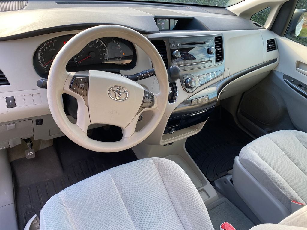 2013 Toyota Sienna LE Mobility Auto Access