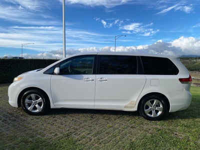 2013 Toyota Sienna LE Mobility Auto Access
