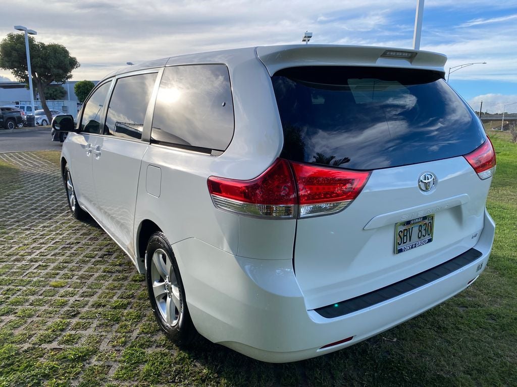 2013 Toyota Sienna LE Mobility Auto Access