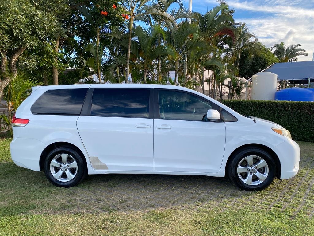 2013 Toyota Sienna LE Mobility Auto Access