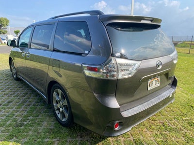 2014 Toyota Sienna SE 8 Passenger