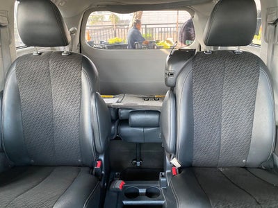 2014 Toyota Sienna SE 8 Passenger