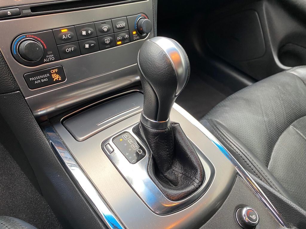 2015 INFINITI Q40 Base