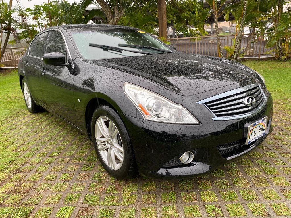 2015 INFINITI Q40 Base