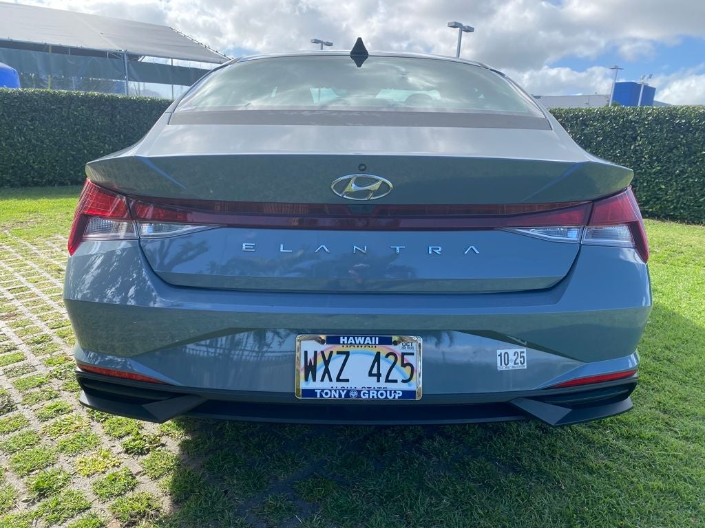 2022 Hyundai Elantra SE