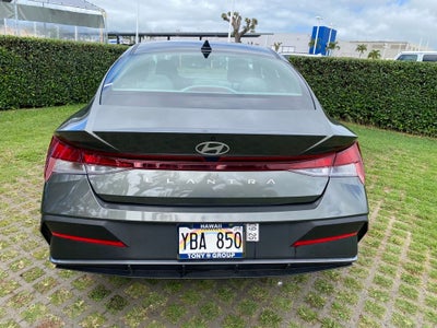 2025 Hyundai Elantra SE