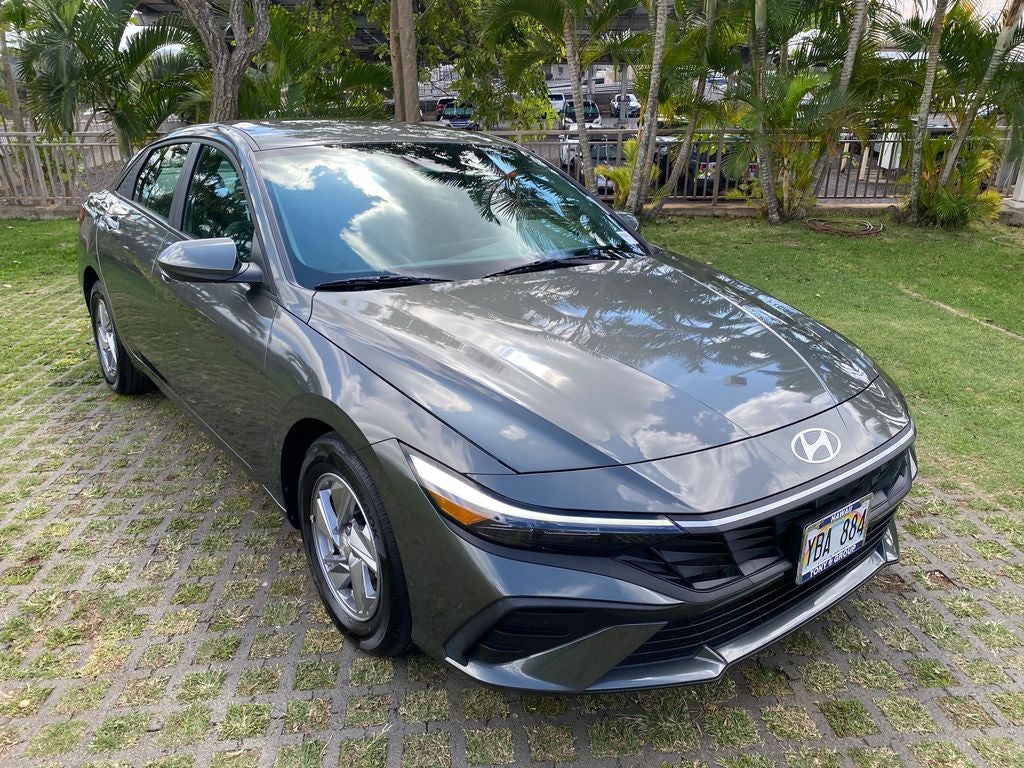 2025 Hyundai Elantra SE