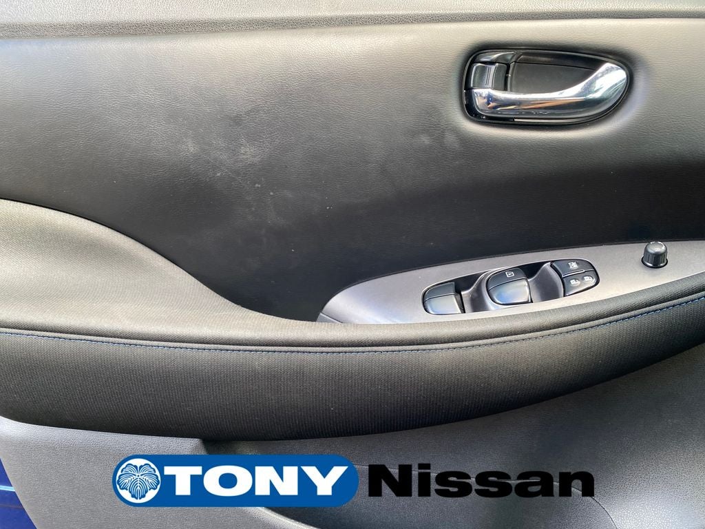 2023 Nissan LEAF S