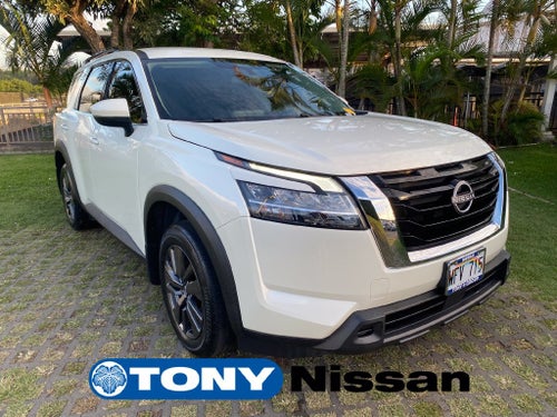 2022 Nissan Pathfinder SV