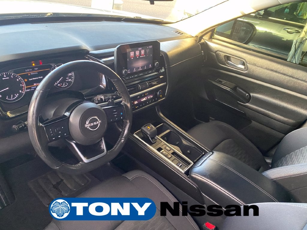 2022 Nissan Pathfinder SV
