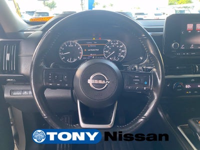 2022 Nissan Pathfinder SV