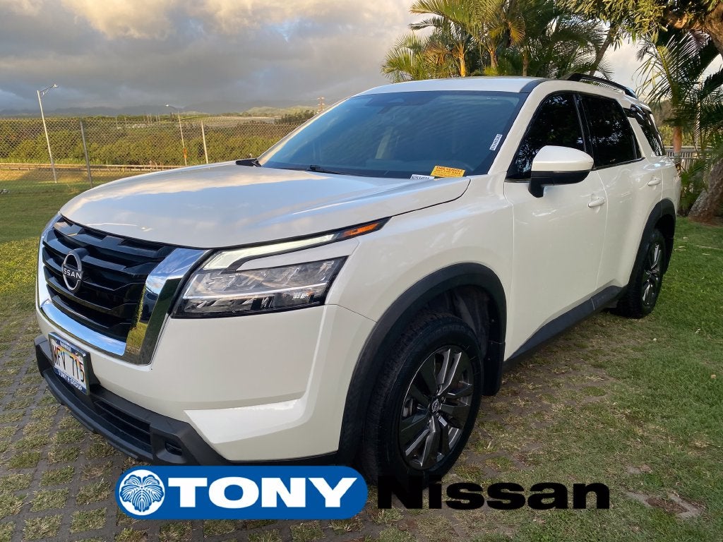 2022 Nissan Pathfinder SV