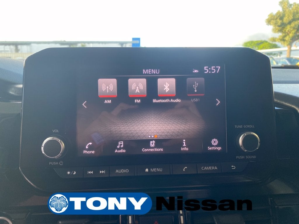 2022 Nissan Pathfinder SV