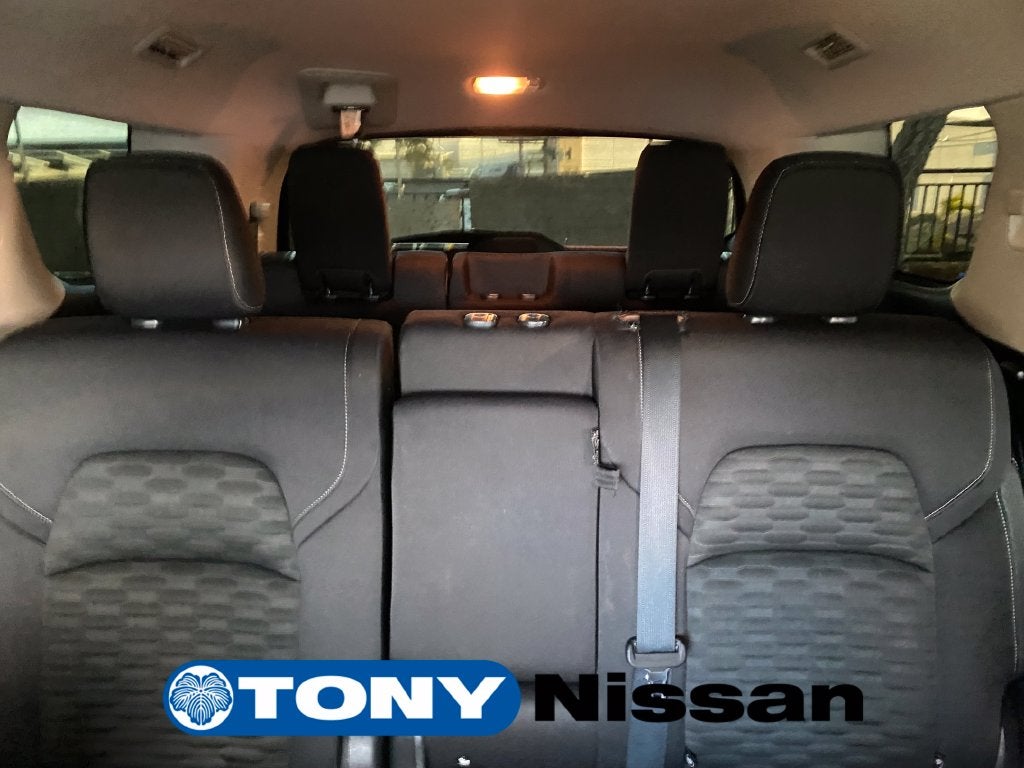 2022 Nissan Pathfinder SV