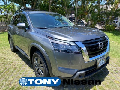 2024 Nissan Pathfinder SV