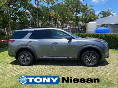 2024 Nissan Pathfinder SV