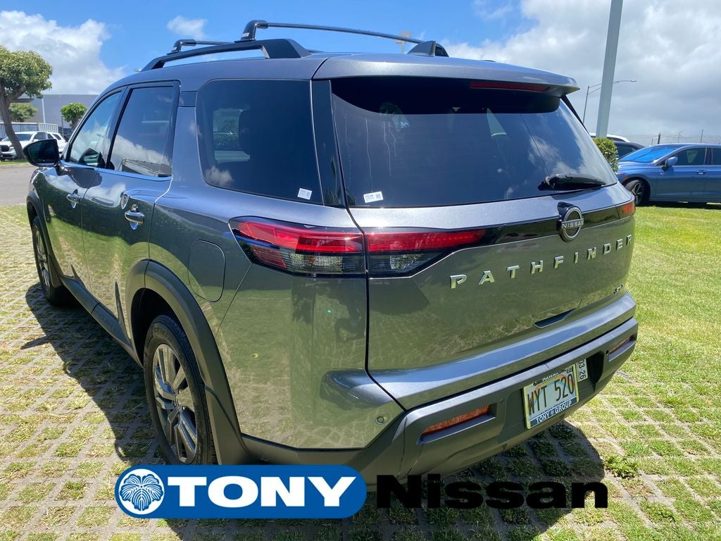 2024 Nissan Pathfinder SV