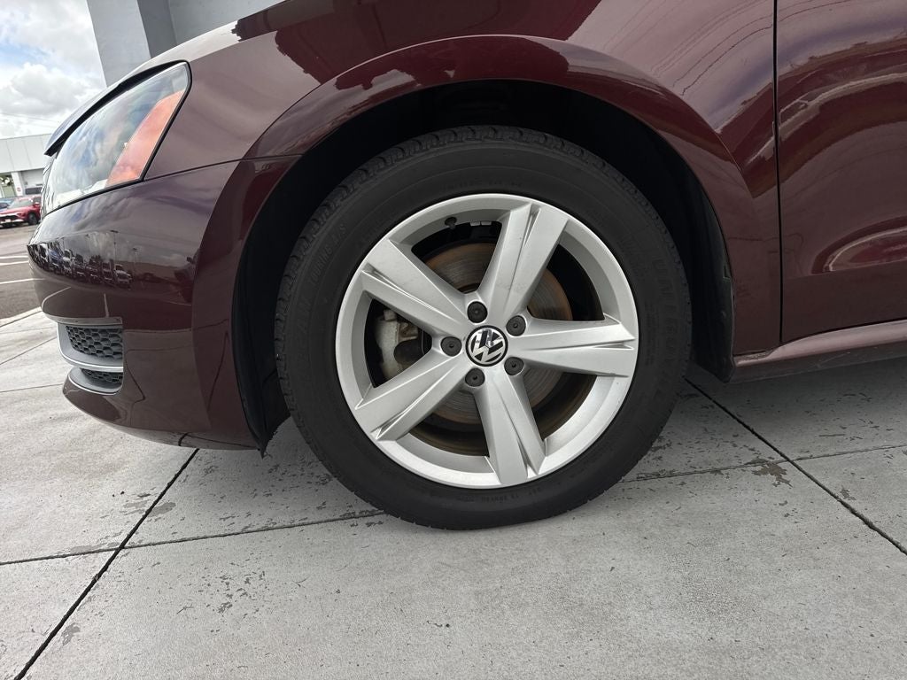 2013 Volkswagen Passat Base