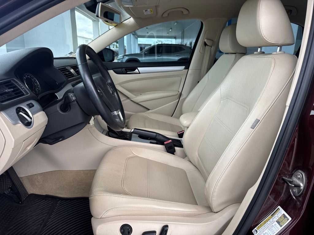 2013 Volkswagen Passat Base