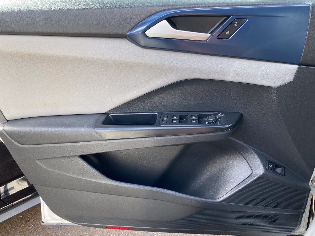 2023 Volkswagen Taos Base