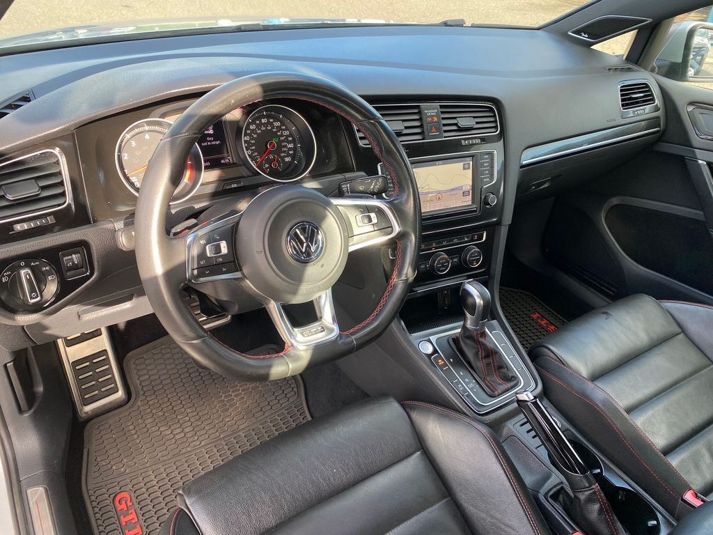 2016 Volkswagen Golf GTI Base