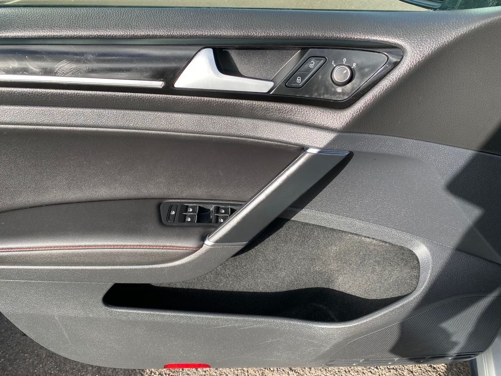 2016 Volkswagen Golf GTI Base