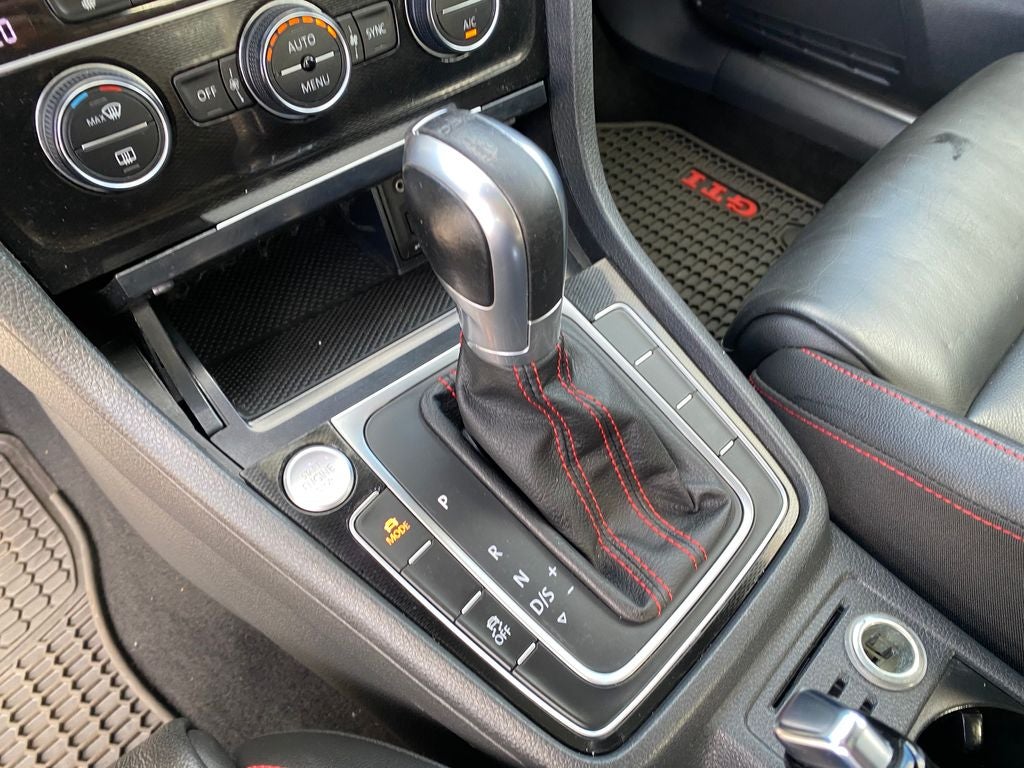 2016 Volkswagen Golf GTI Base