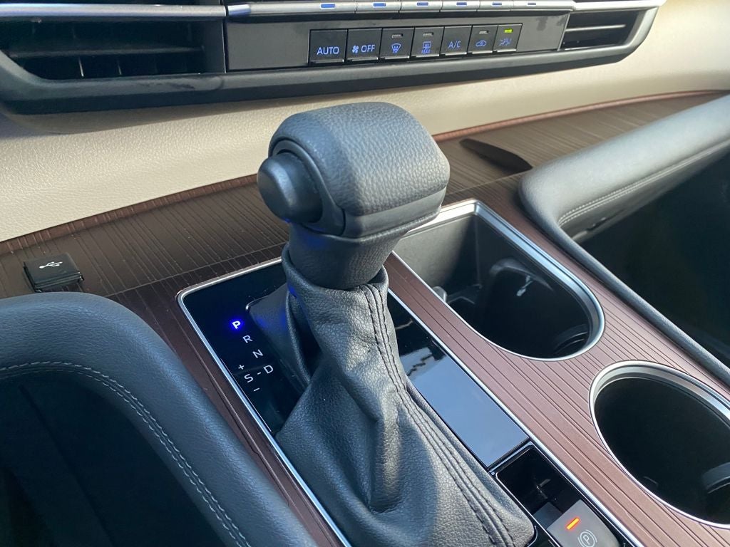 2024 Toyota Sienna Base