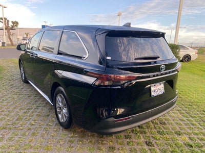 2024 Toyota Sienna Base