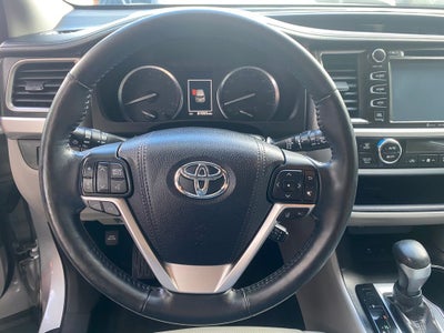 2018 Toyota Highlander Base