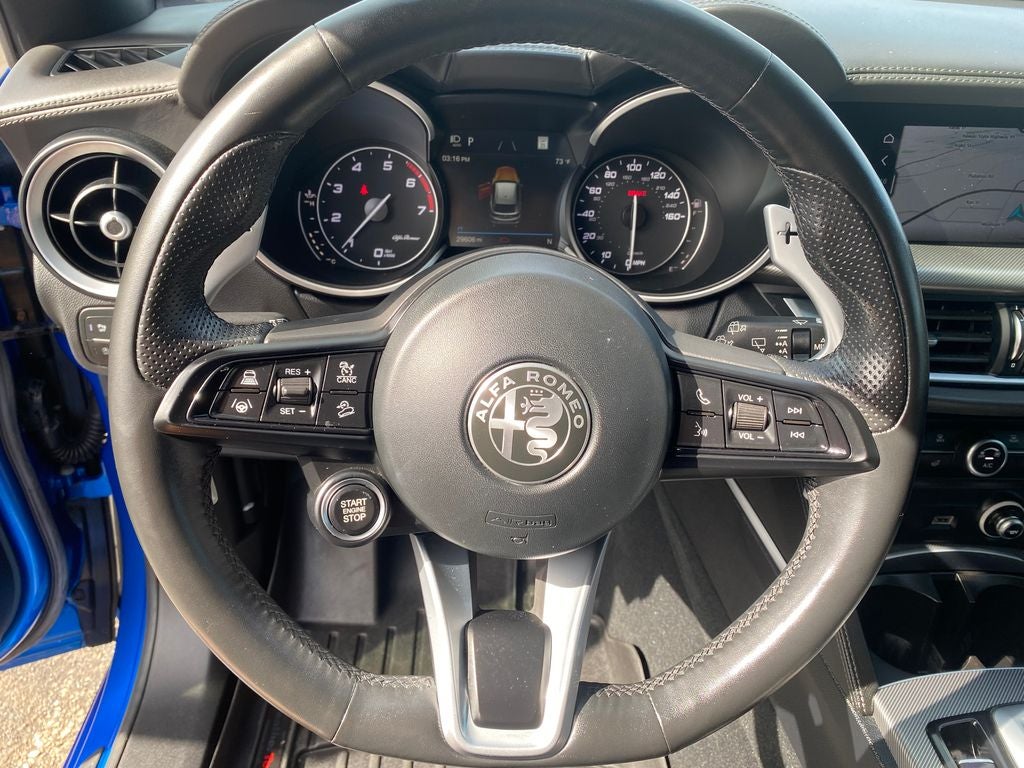 2022 Alfa Romeo Stelvio Base
